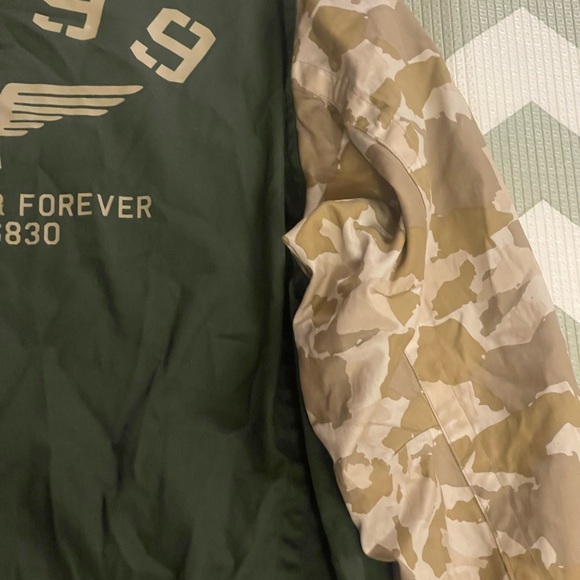 Rocawear Green and Camouflage Bomber Jacket - Picture 12 of 13